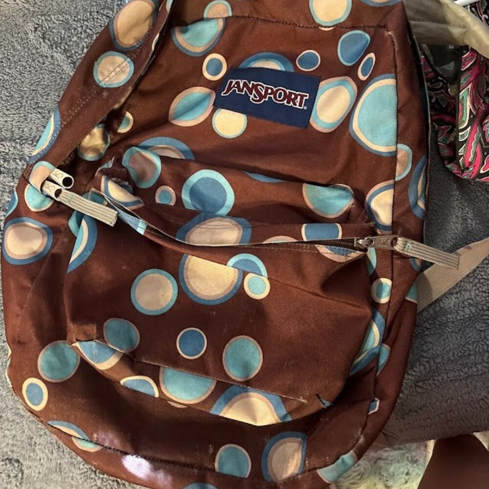 🎒 Your Backpack & Surroundings — A Cozy, Colorful Scene